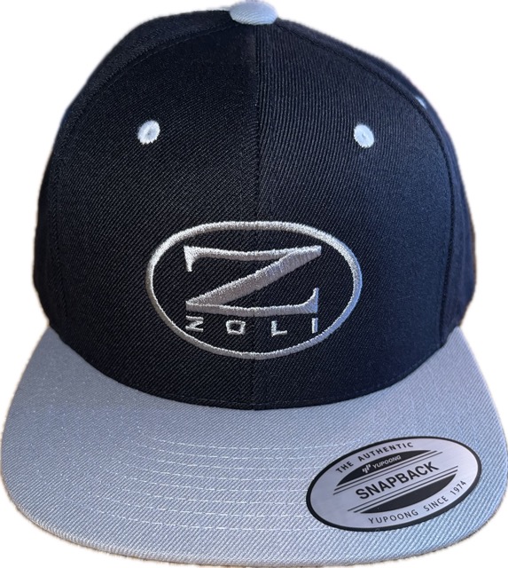 Zoli Embroidered Solid Snap Back Flat Brim (grey/black)
